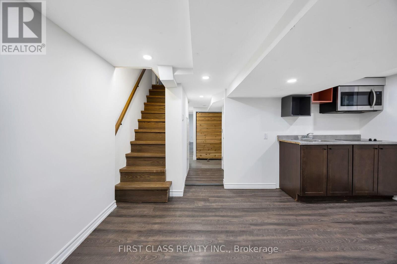 121 Galt Avenue, Toronto, Ontario  M4M 2Z4 - Photo 34 - E13179728
