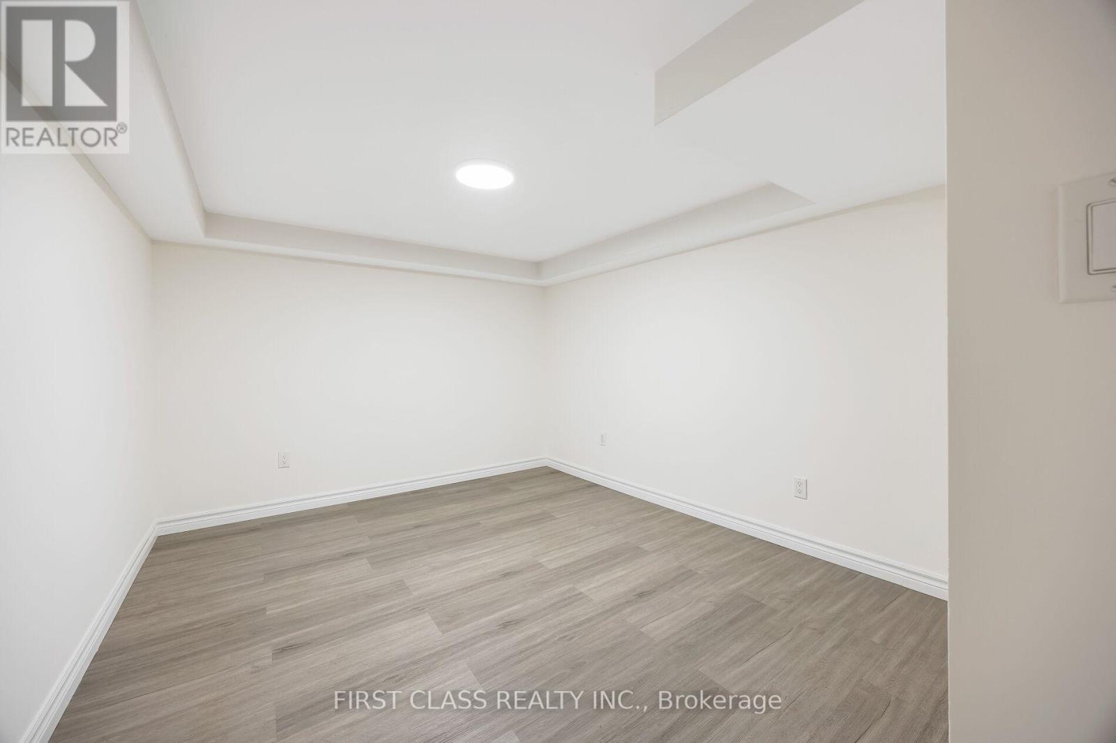 121 Galt Avenue, Toronto, Ontario  M4M 2Z4 - Photo 38 - E13179728