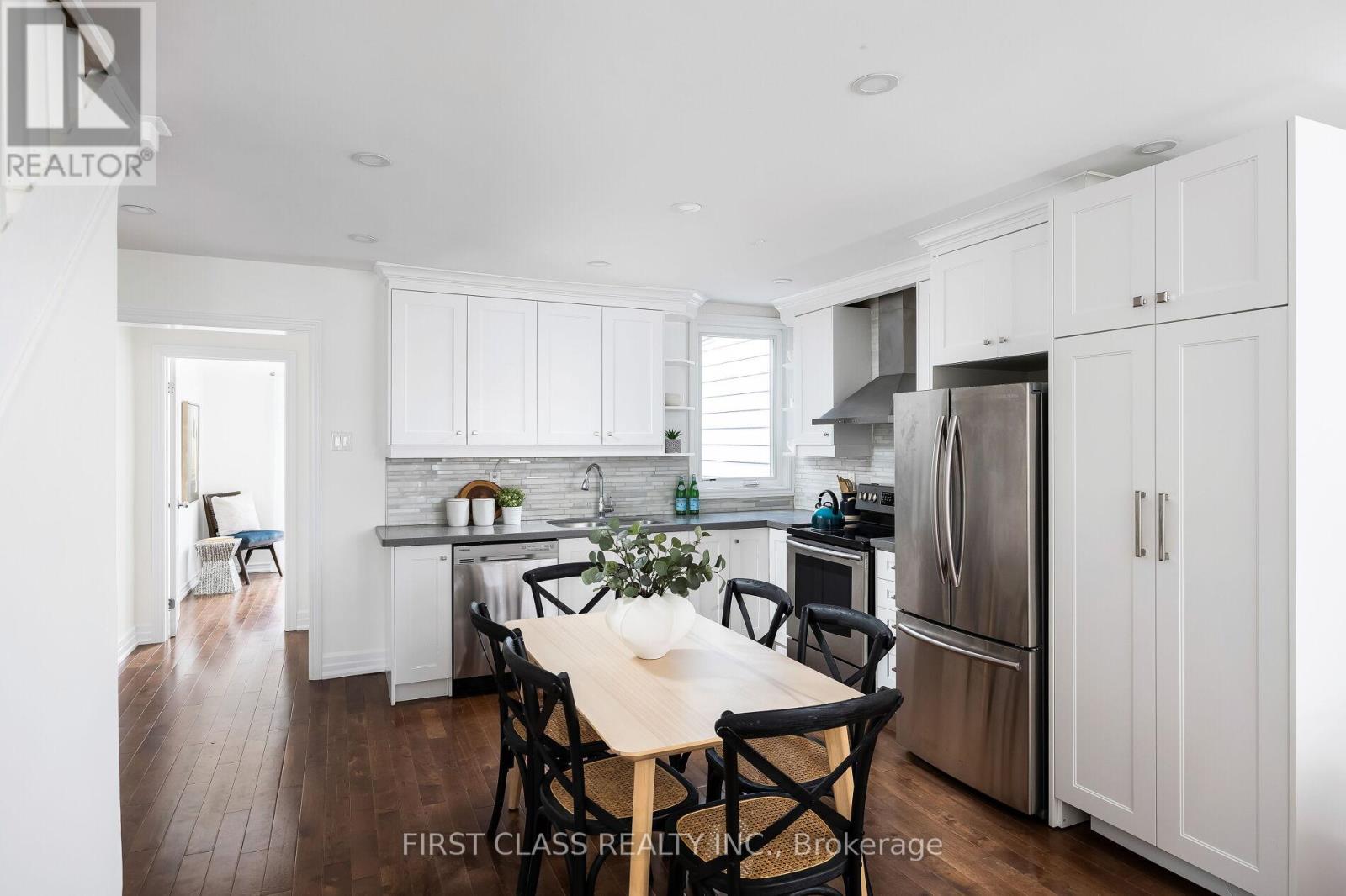 121 Galt Avenue, Toronto, Ontario  M4M 2Z4 - Photo 9 - E13179728