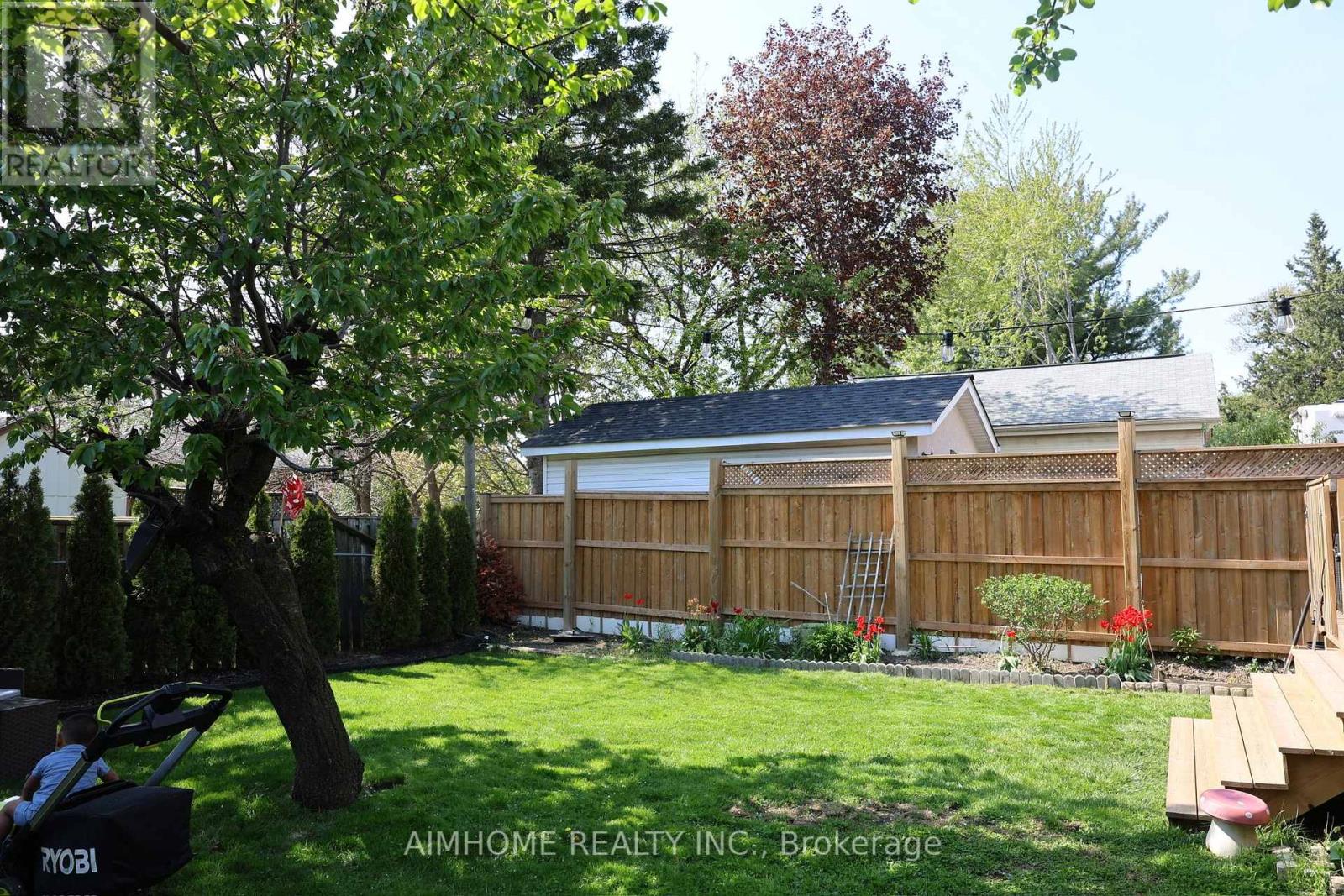 136 Presley Avenue W, Toronto, Ontario  M1L 3R1 - Photo 9 - E13179894