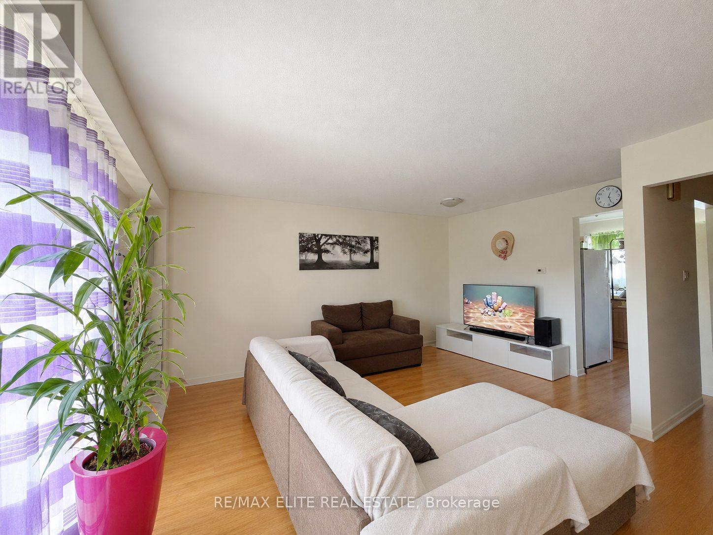 110 Purpledusk Trail, Toronto, Ontario  M1E 4E1 - Photo 2 - E13179972
