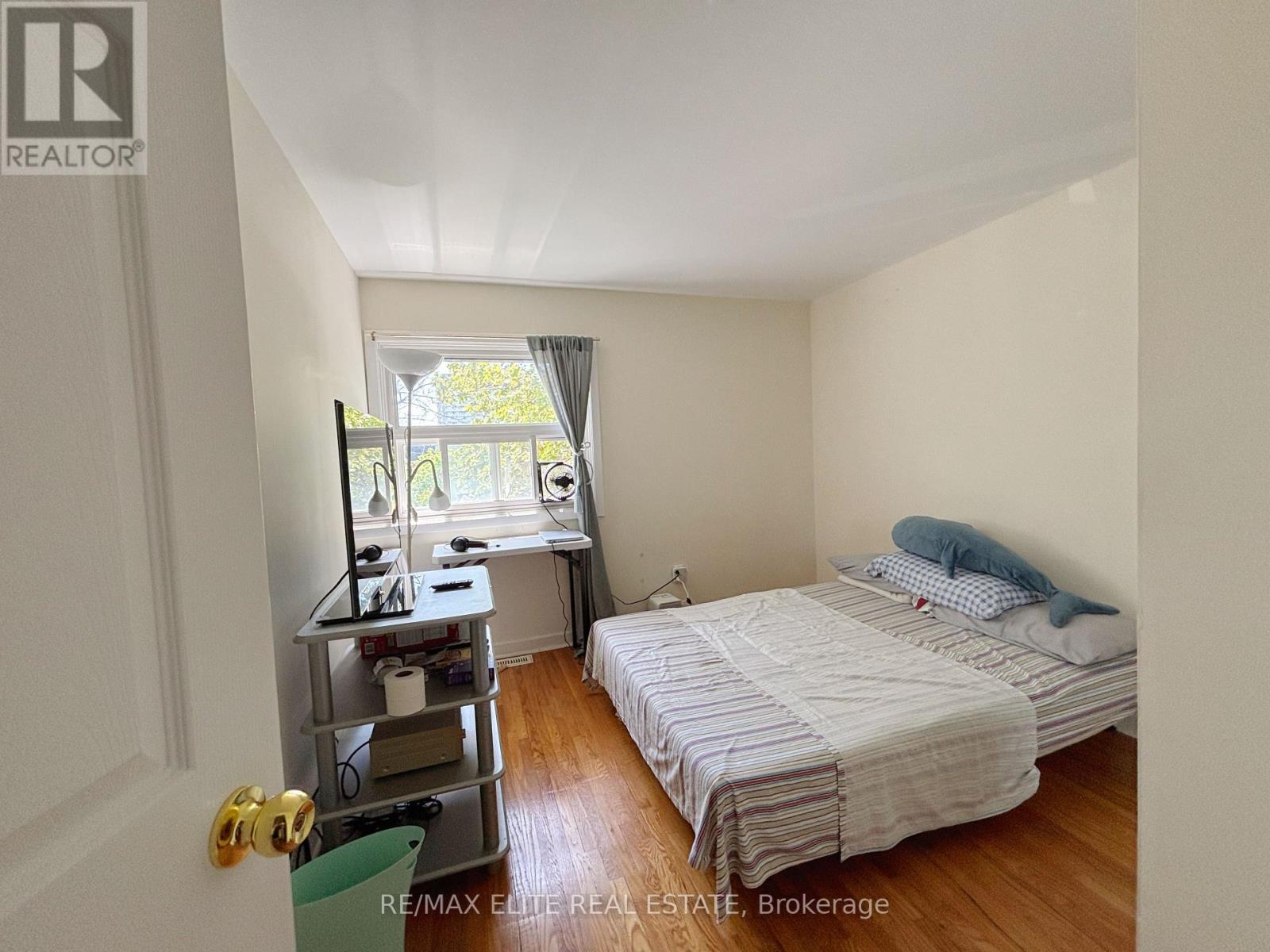 110 Purpledusk Trail, Toronto, Ontario  M1E 4E1 - Photo 5 - E13179972