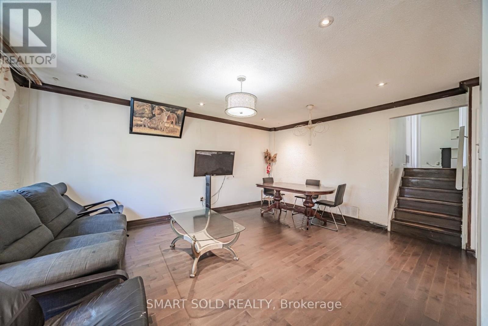 5 Horseley Hill Drive E, Toronto, Ontario  M1B 1W4 - Photo 3 - E13125578