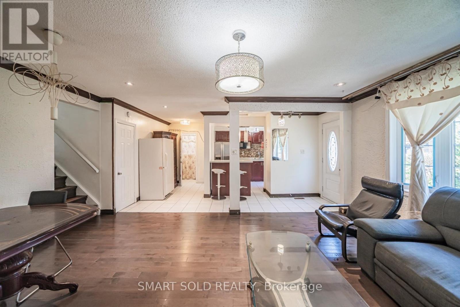 5 Horseley Hill Drive E, Toronto, Ontario  M1B 1W4 - Photo 8 - E13125578