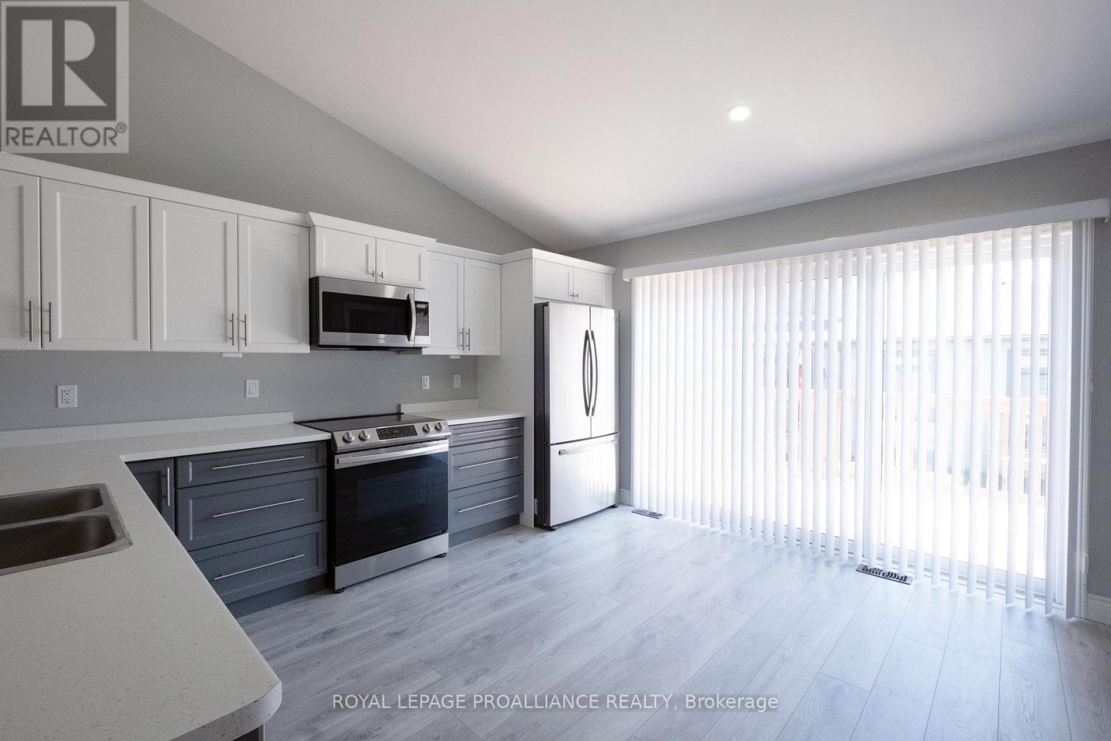 22 Stirling Crescent, Prince Edward County (Picton Ward), Ontario K0K 2T0 - Photo 11 - X12912150