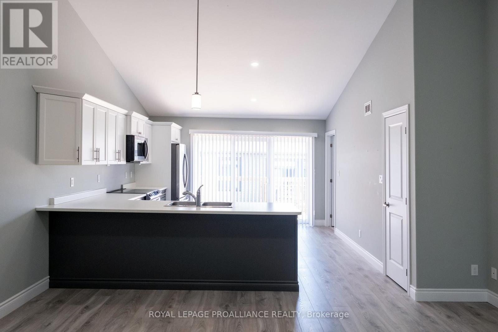 22 Stirling Crescent, Prince Edward County (Picton Ward), Ontario K0K 2T0 - Photo 10 - X12912150