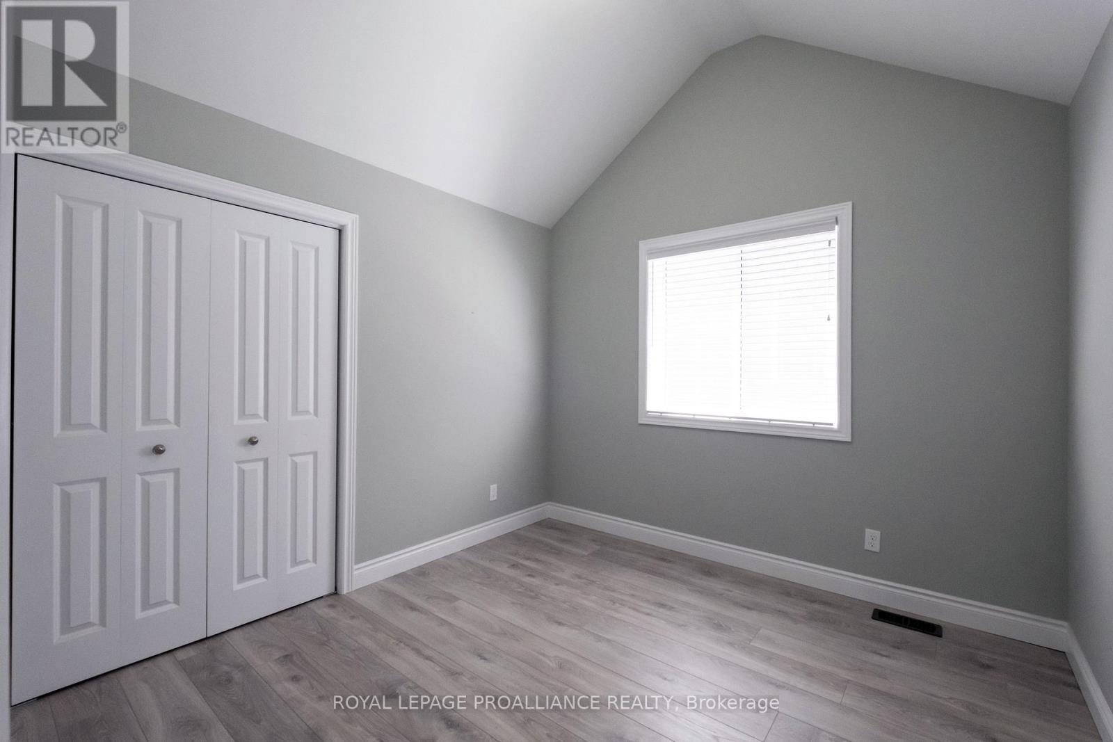 22 Stirling Crescent, Prince Edward County (Picton Ward), Ontario K0K 2T0 - Photo 19 - X12912150