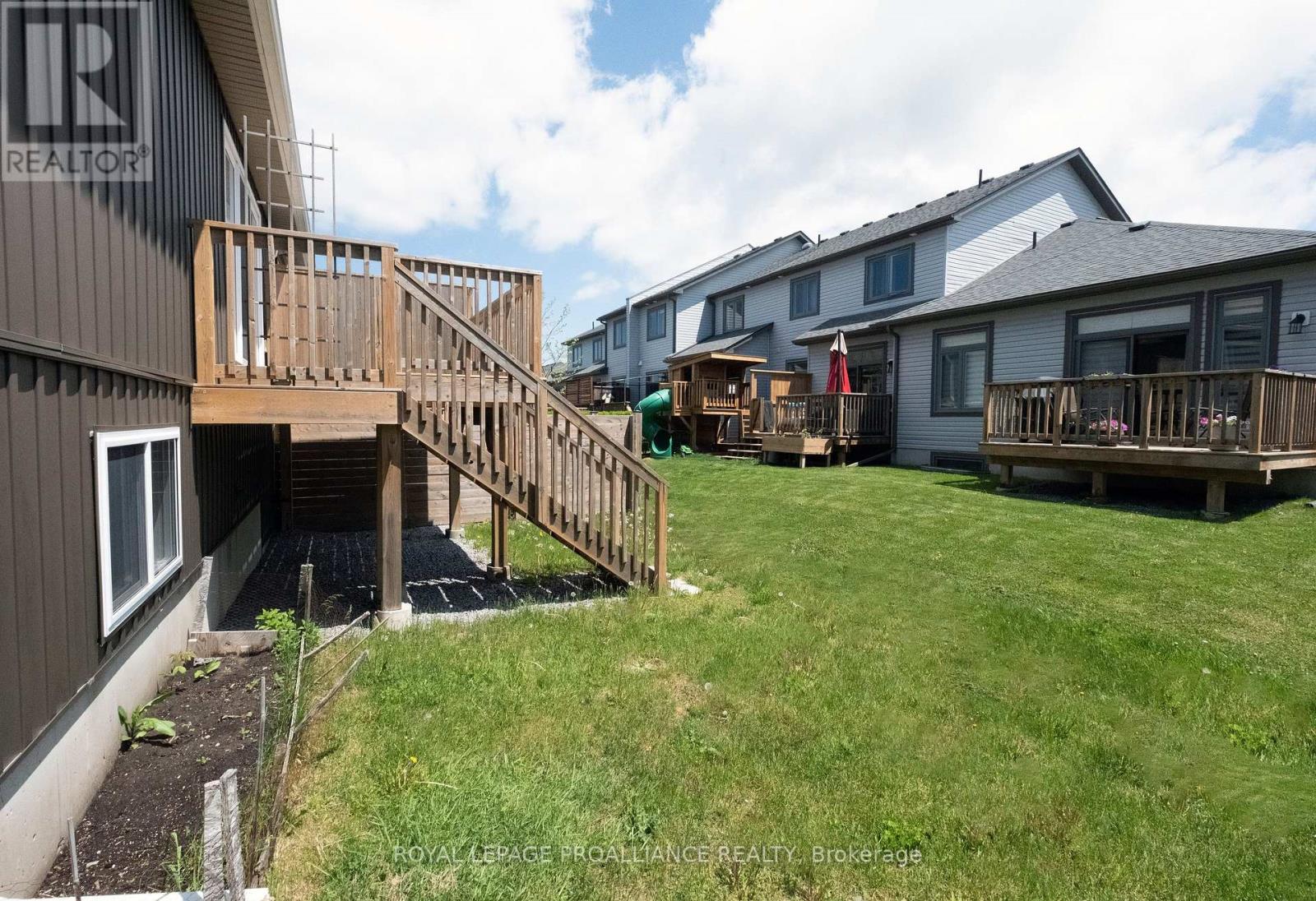 22 Stirling Crescent, Prince Edward County (Picton Ward), Ontario K0K 2T0 - Photo 27 - X12912150