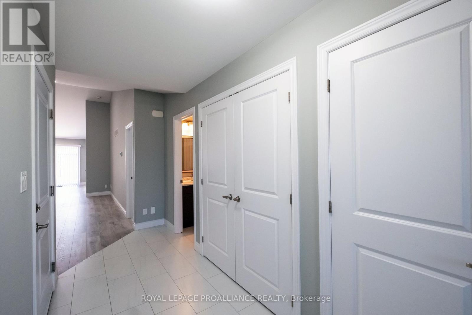 22 Stirling Crescent, Prince Edward County (Picton Ward), Ontario K0K 2T0 - Photo 4 - X12912150
