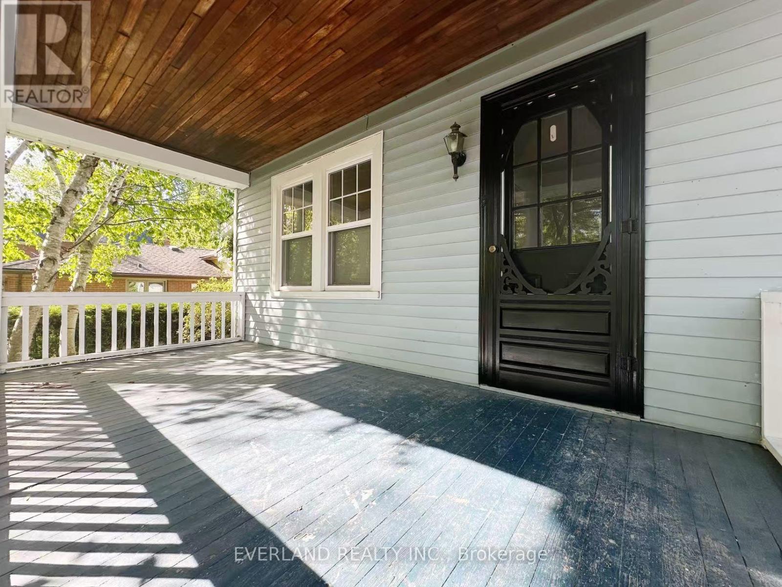 426 Reynolds Street, Oakville, Ontario L6J 3M4 - Photo 2 - W13179794