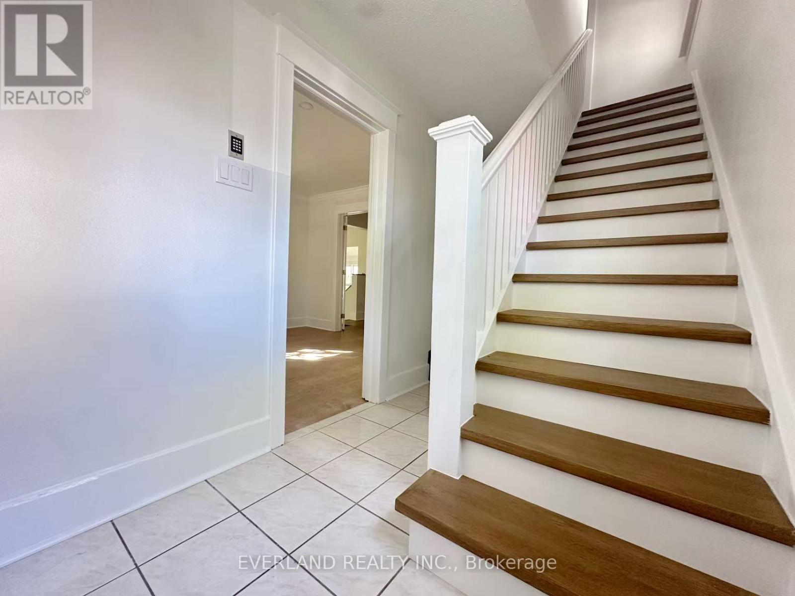 426 Reynolds Street, Oakville, Ontario L6J 3M4 - Photo 3 - W13179794