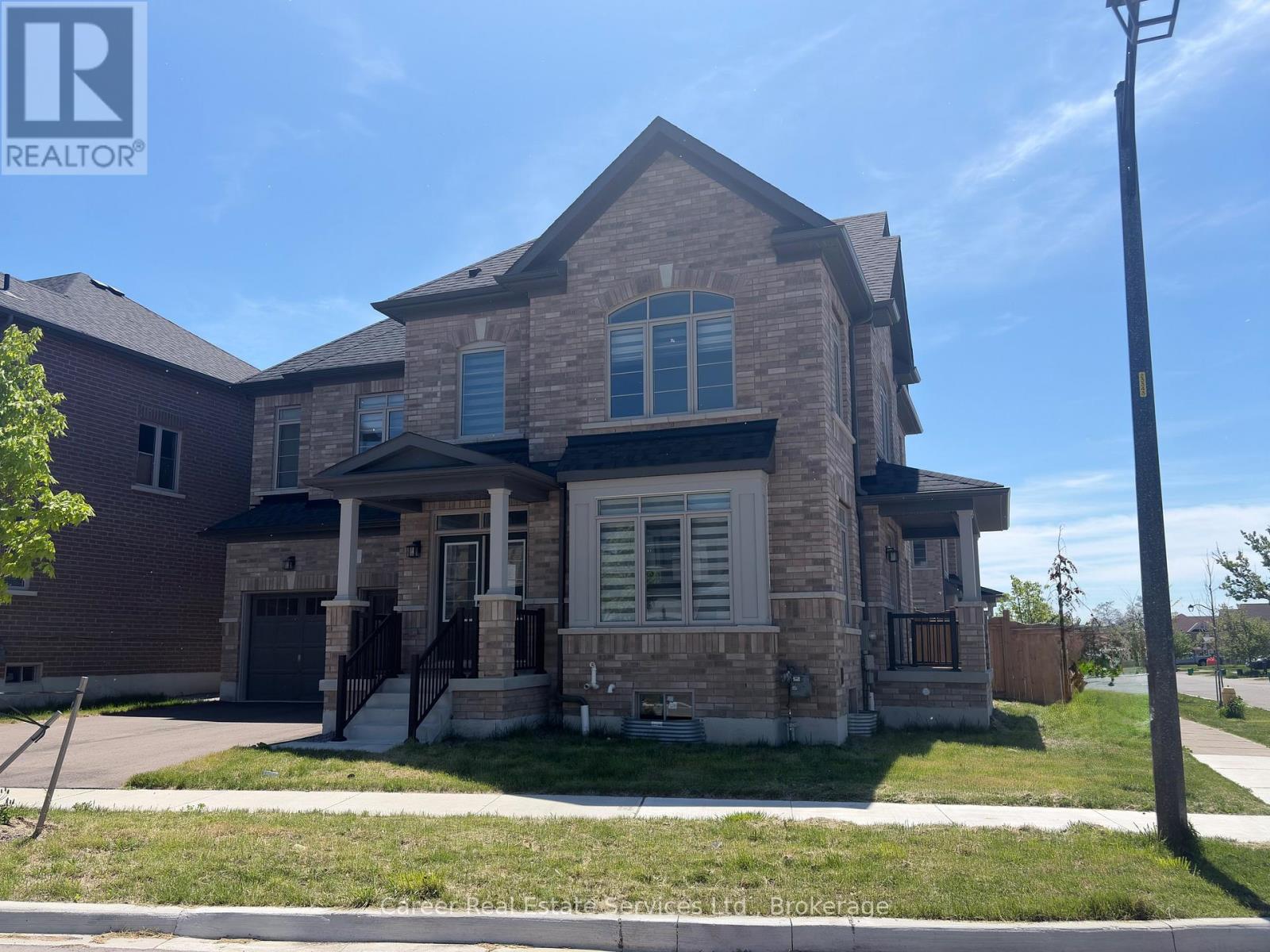 1 Waterfront Crescent, Whitby, Ontario  L1N 0M9 - Photo 2 - E12857128