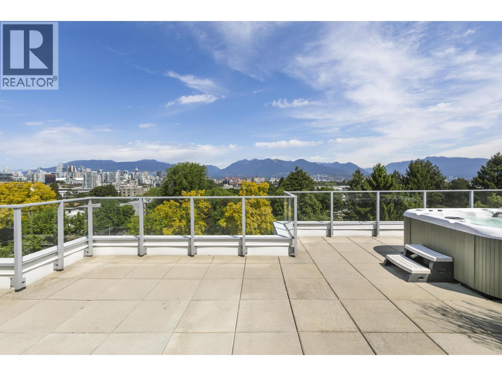 501 379 E BROADWAY, Vancouver, British Columbia