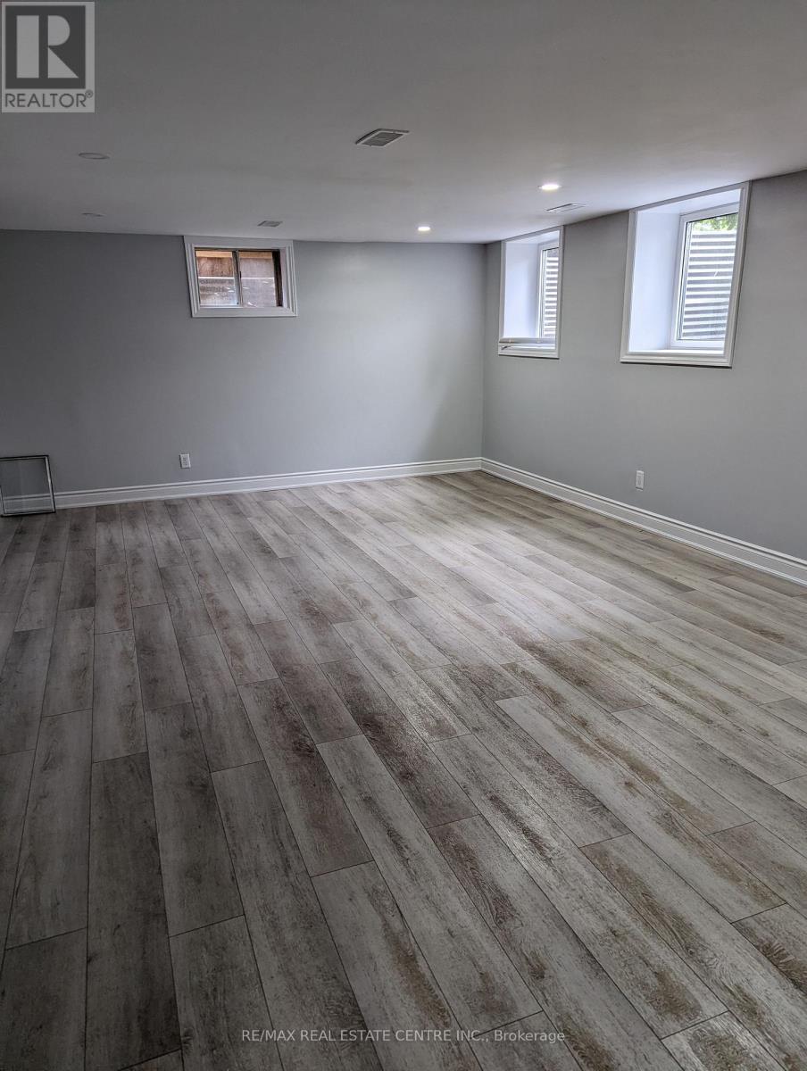 160 Mcmurchy Avenue S, Brampton, Ontario  L6Y 1Y9 - Photo 10 - W13180122