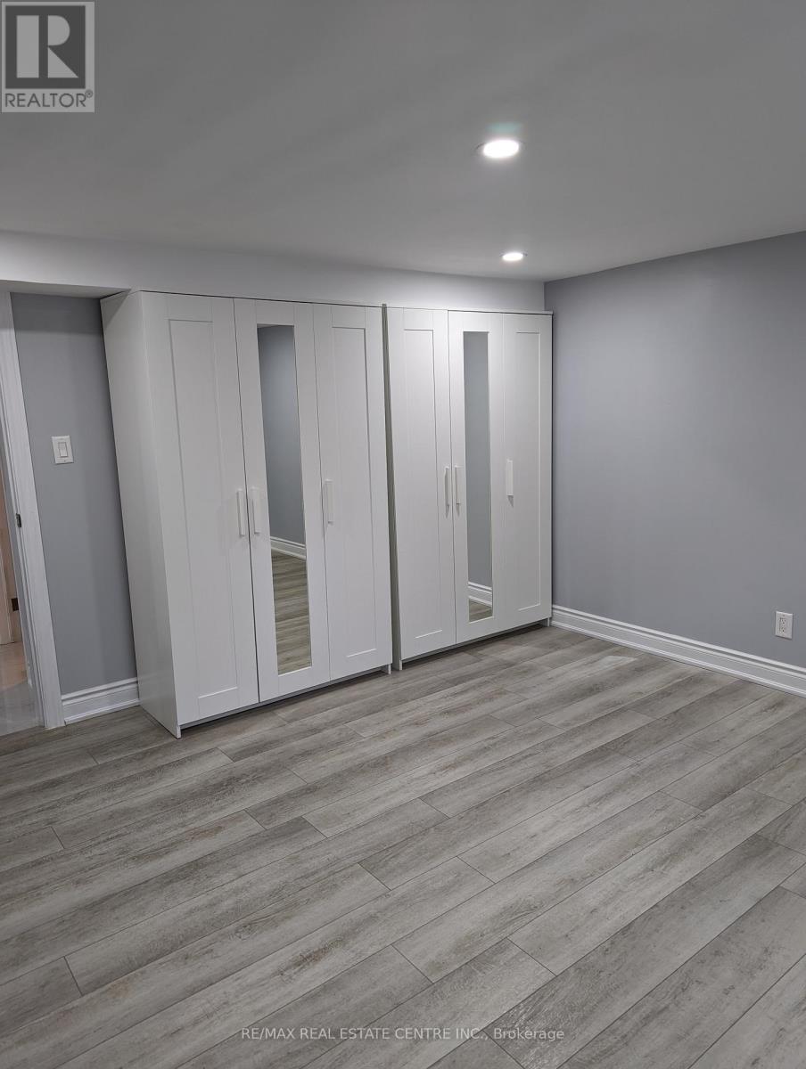 160 Mcmurchy Avenue S, Brampton, Ontario  L6Y 1Y9 - Photo 14 - W13180122