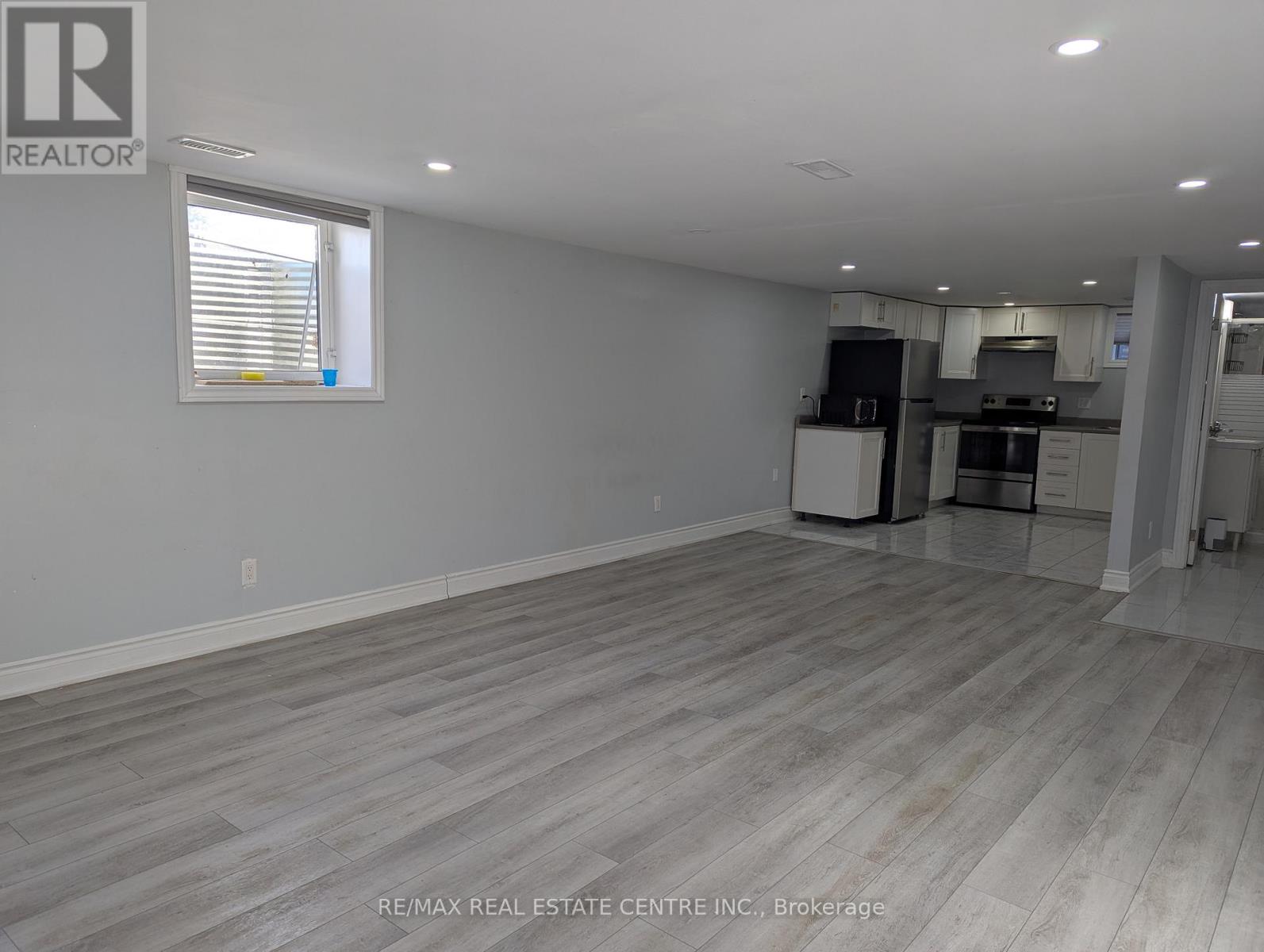 160 Mcmurchy Avenue S, Brampton, Ontario  L6Y 1Y9 - Photo 6 - W13180122