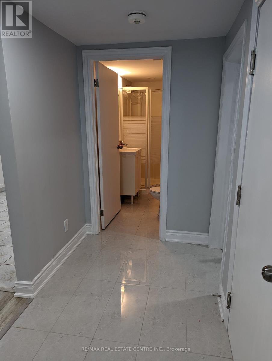 160 Mcmurchy Avenue S, Brampton, Ontario  L6Y 1Y9 - Photo 7 - W13180122