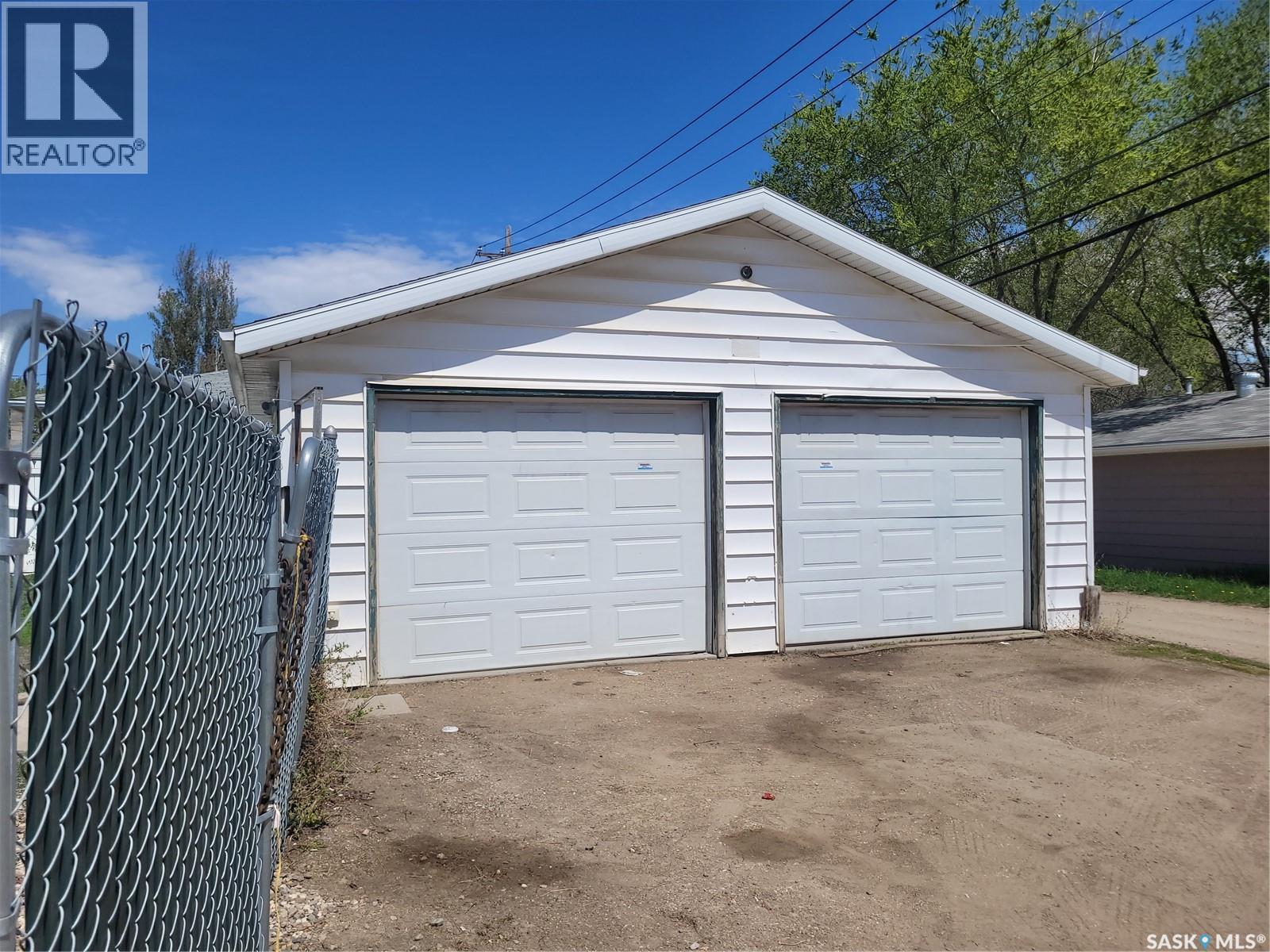 1210 P Avenue N, Saskatoon, Saskatchewan  S7L 2W9 - Photo 3 - SK037172