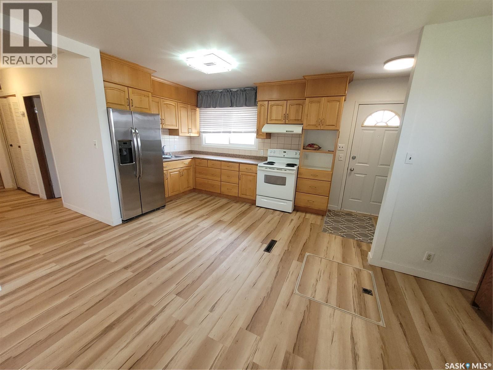 1210 P Avenue N, Saskatoon, Saskatchewan  S7L 2W9 - Photo 8 - SK037172