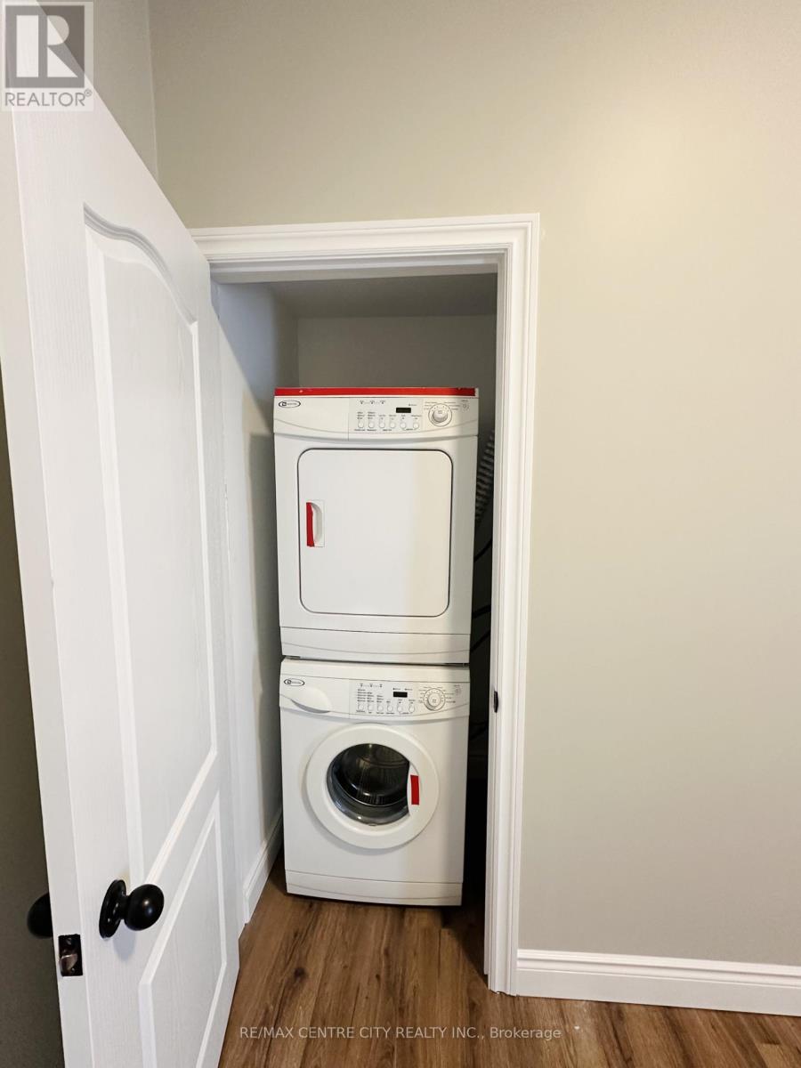 Unit 1 - 81 Curtis Street, St. Thomas, Ontario N5P 1H9 - Photo 3 - X13180228