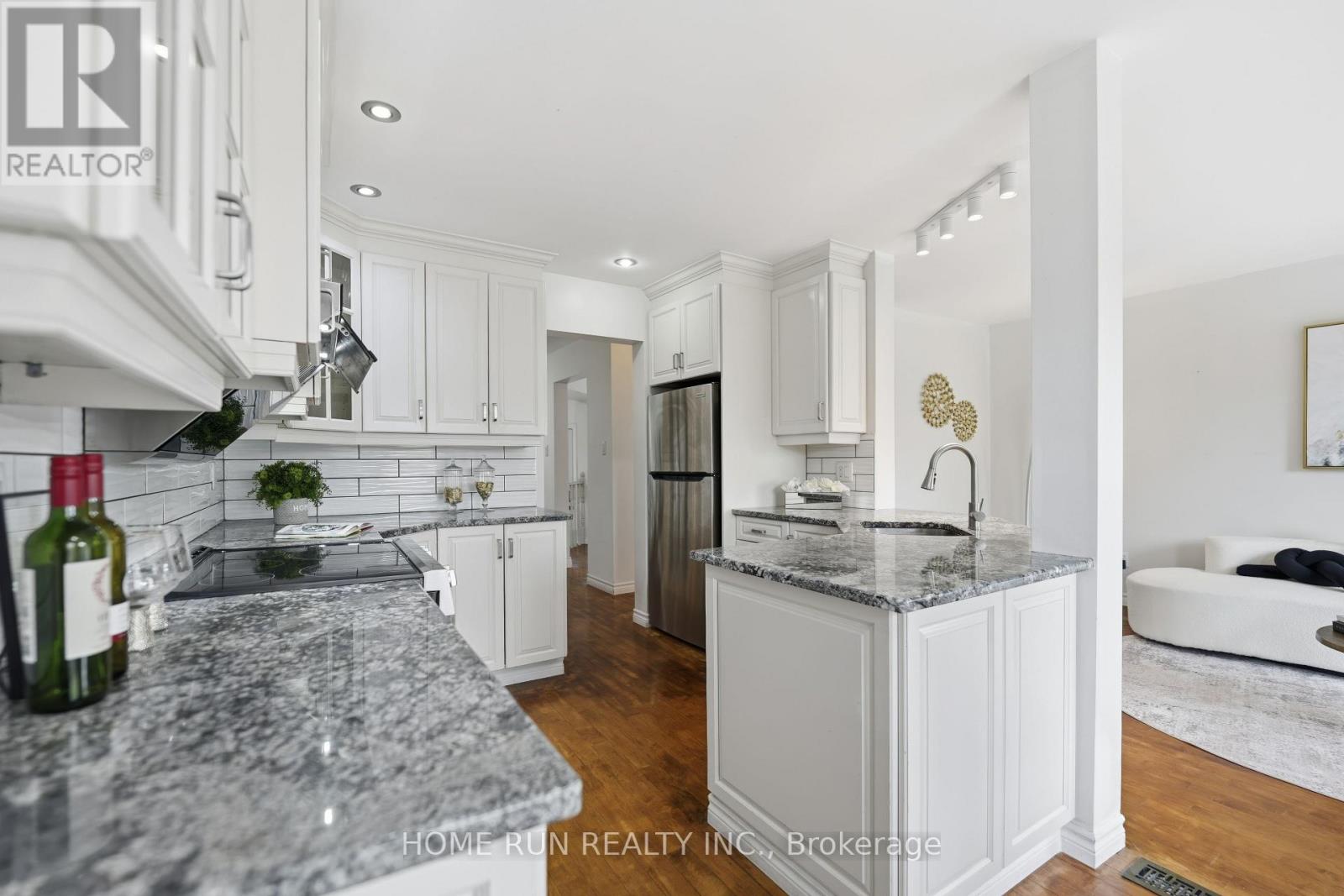 26 Highmont Court, Ottawa, Ontario  K2T 1B2 - Photo 10 - X13180594