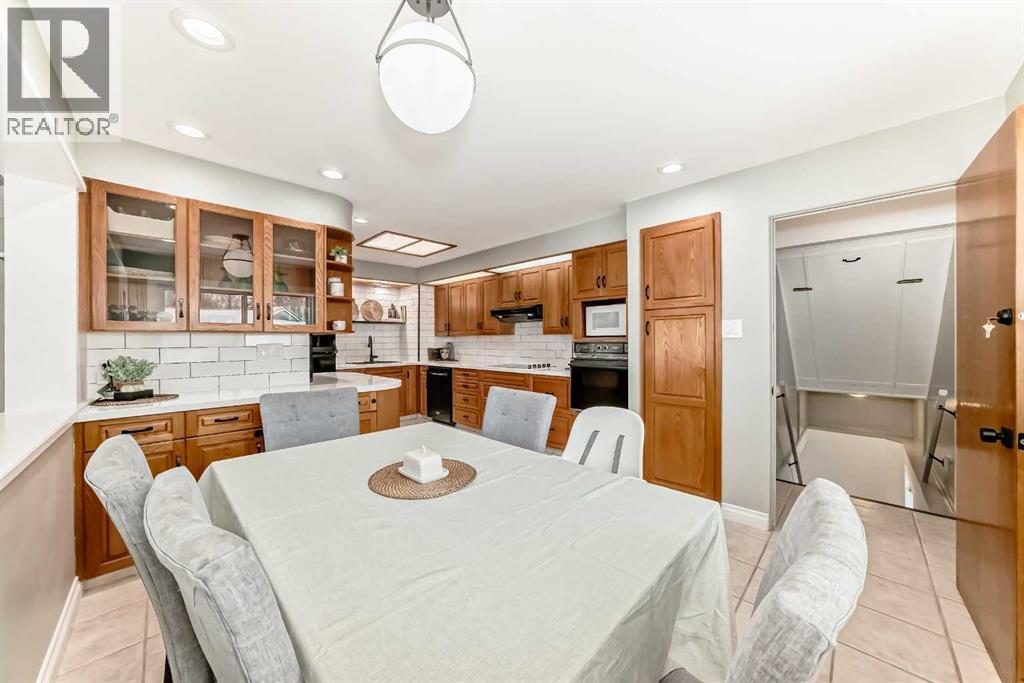 8043 Elbow Drive SW, Calgary, Alberta  T2V 1K5 - Photo 11 - A2291798