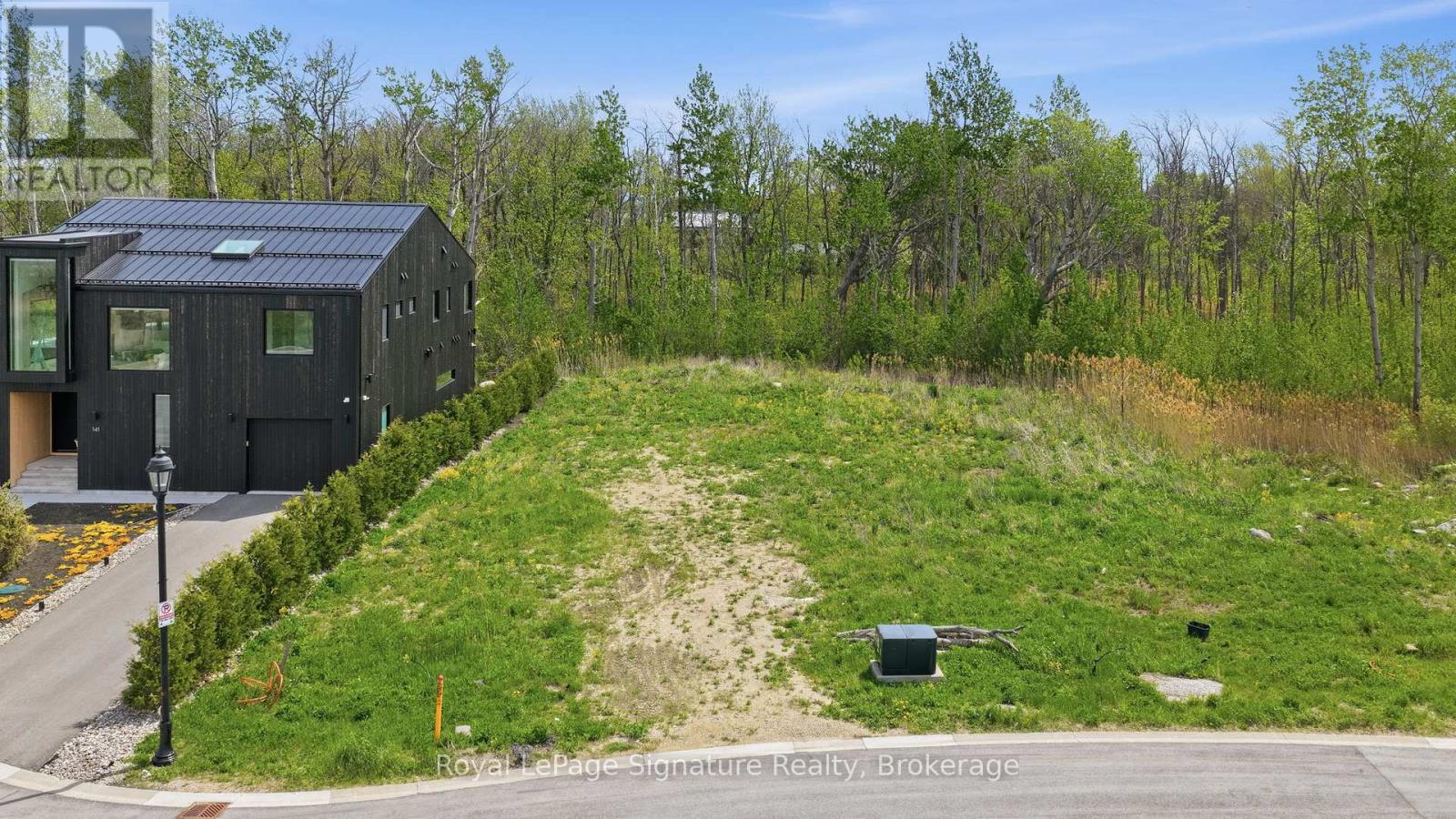 139 Sebastian Street, Blue Mountains, Ontario  N0H 1J0 - Photo 2 - X13180274