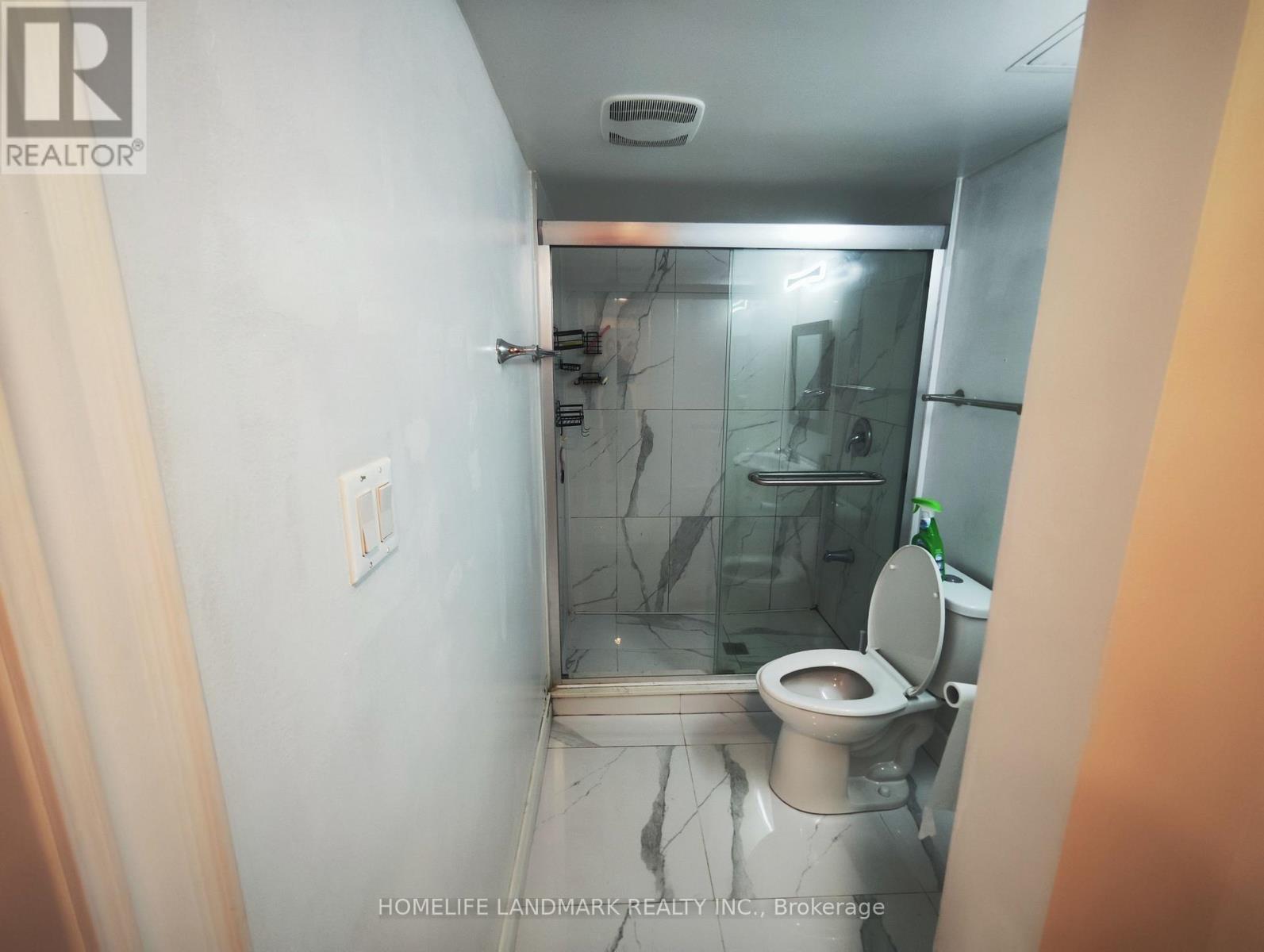 5 Southvale (Basement) Drive, Vaughan, Ontario  L6A 0X2 - Photo 8 - N13180376