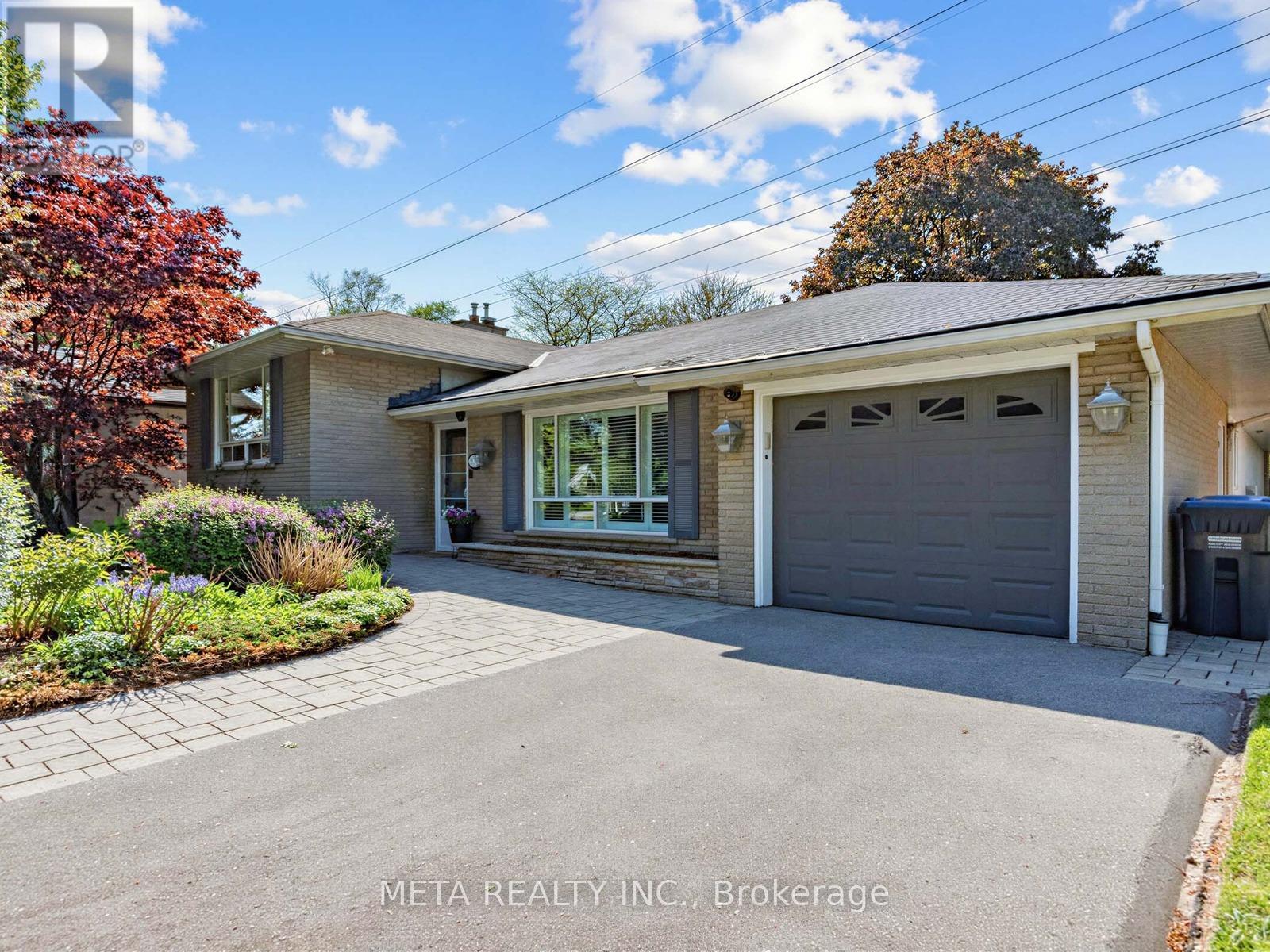 1337 Melton Drive, Mississauga, Ontario  L4Y 1L6 - Photo 2 - W13180314