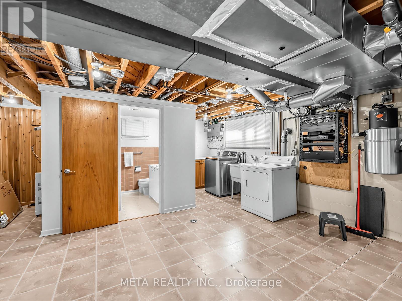 1337 Melton Drive, Mississauga, Ontario  L4Y 1L6 - Photo 29 - W13180314