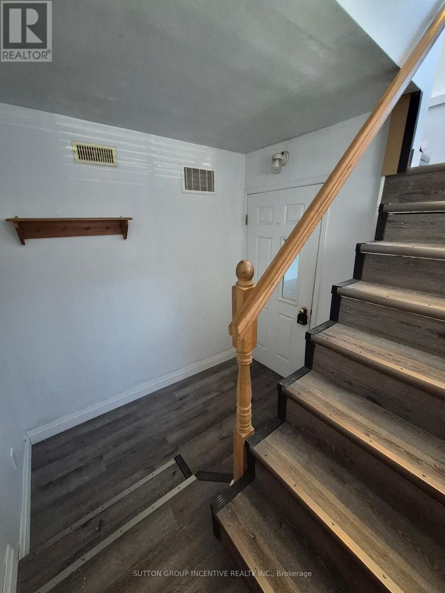 Lower - 211 Cliff Road, Barrie, Ontario  L4N 3X5 - Photo 3 - S13050892