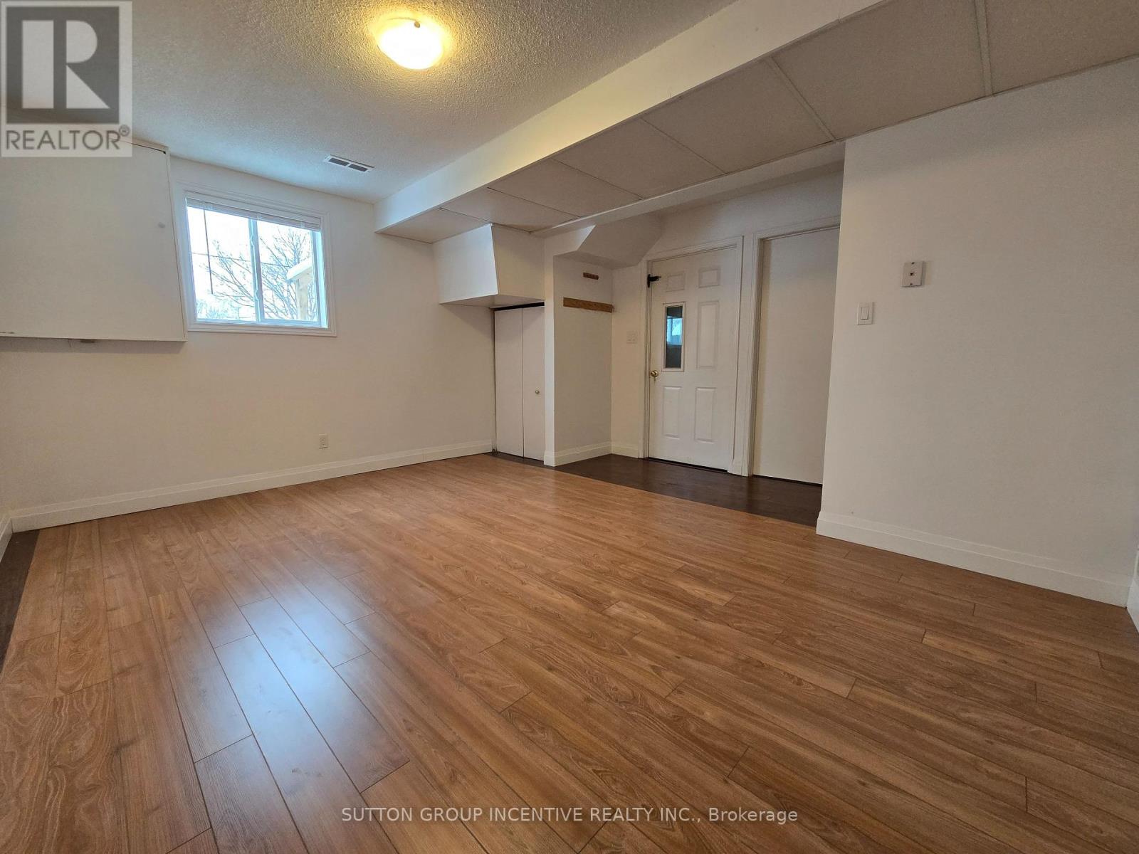 Lower - 211 Cliff Road, Barrie, Ontario  L4N 3X5 - Photo 9 - S13050892