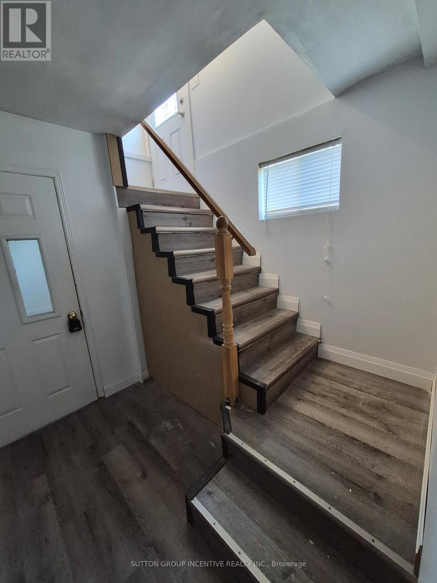 Lower - 211 Cliff Road, Barrie, Ontario  L4N 3X5 - Photo 2 - S13050892