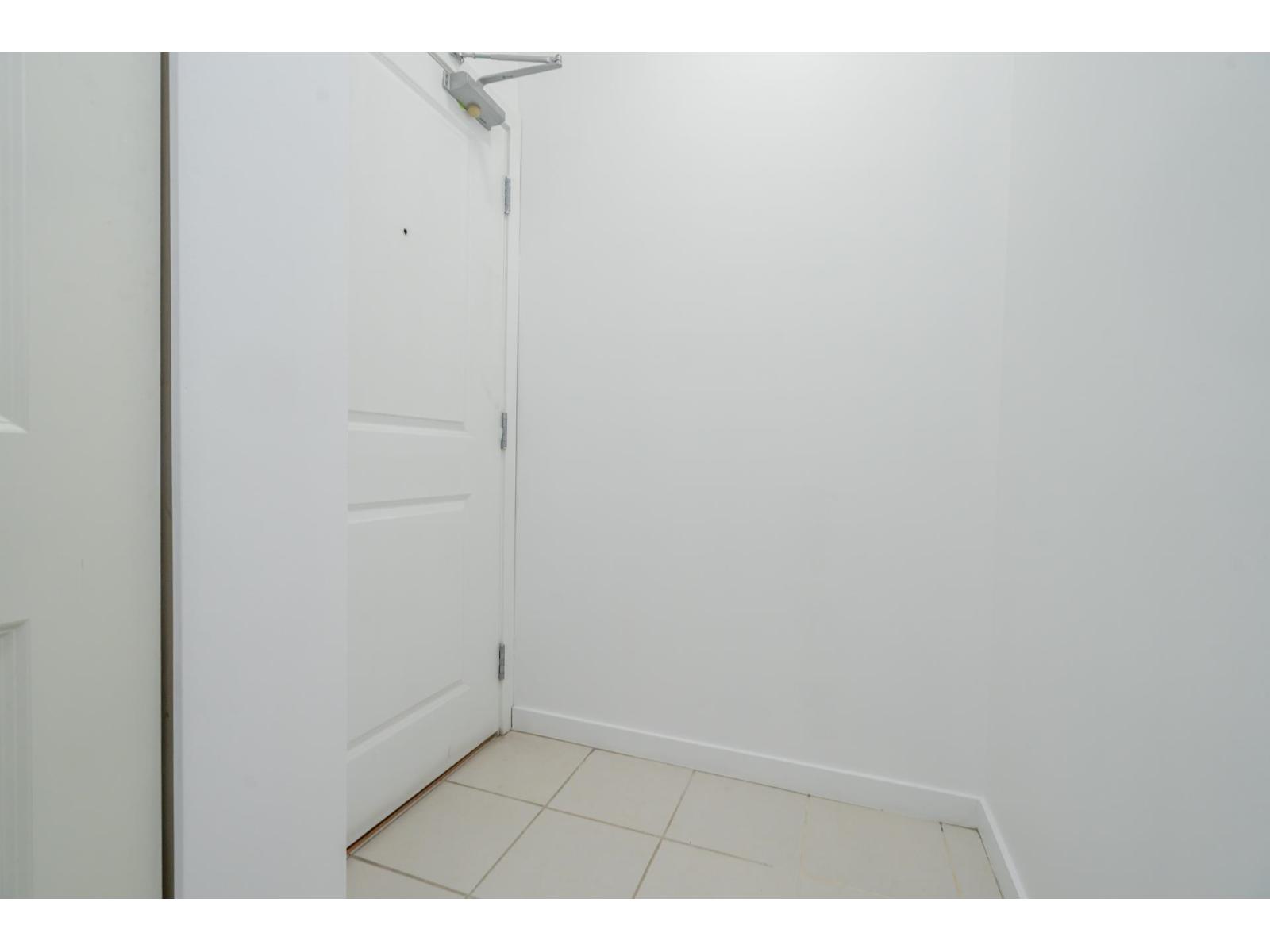 405 10455 University Drive, Surrey, British Columbia  V3T 0A5 - Photo 35 - R3112312