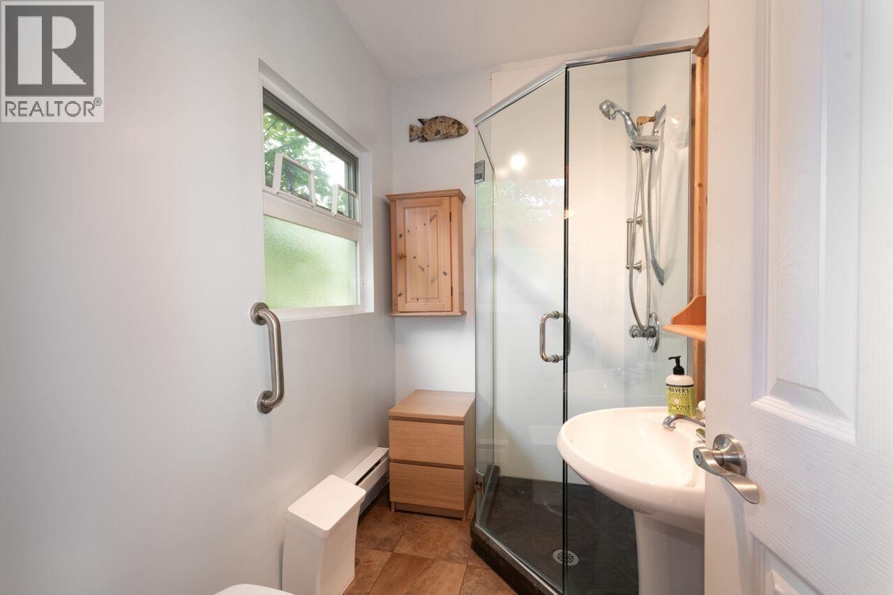 847 Captain's Way, Bowen Island, British Columbia  V0N 1G2 - Photo 10 - R3128484
