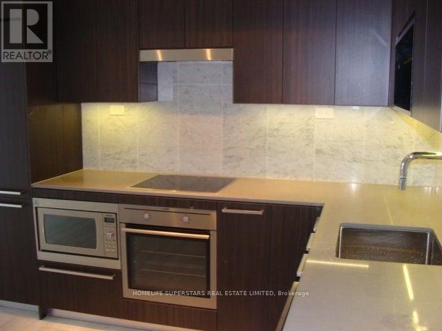 1911 - 70 Queens Wharf Road, Toronto, Ontario  M5V 0J2 - Photo 3 - C13180806