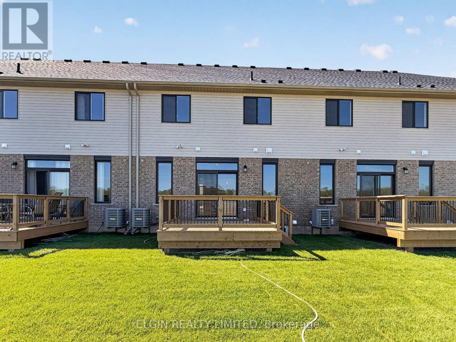 8 Canary Street, Tillsonburg, Ontario  N4G 0K4 - Photo 4 - X13163492