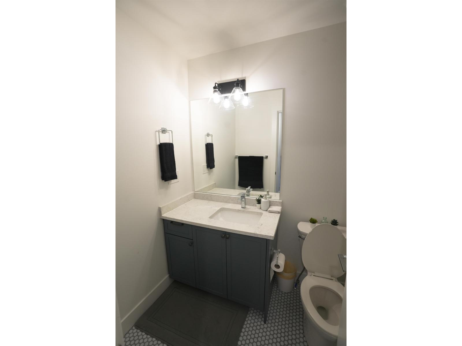 32 14355 62 AVENUE, Surrey, British Columbia