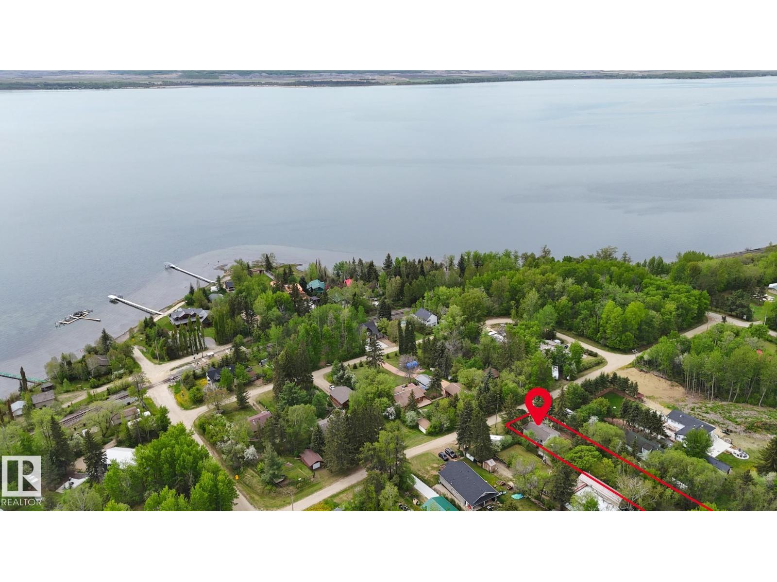 #56 4521 Lakeshore Rd, Rural Parkland County, Alberta  T0E 2K0 - Photo 2 - E4490103