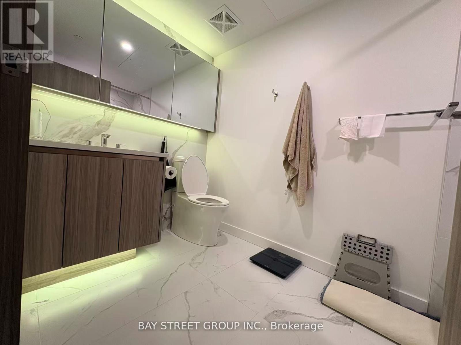 2608 - 3 Concord Cityplace Way, Toronto, Ontario  M5V 0X4 - Photo 9 - C12874476