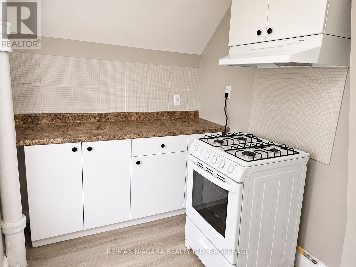 3 - 23 Avenue Place, Welland, Ontario  L3B 4B2 - Photo 5 - X13180958