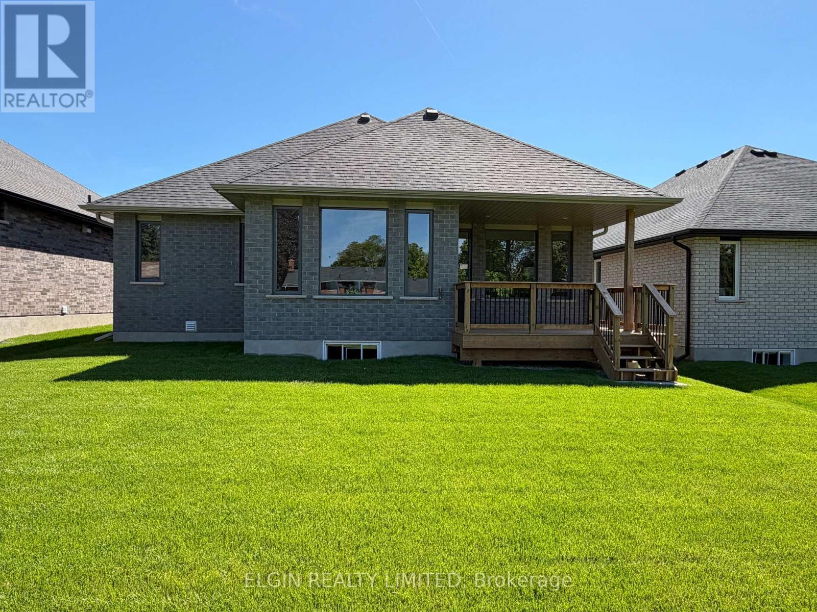 47 Lark Street, Tillsonburg, Ontario  N4G 0K8 - Photo 2 - X12714206