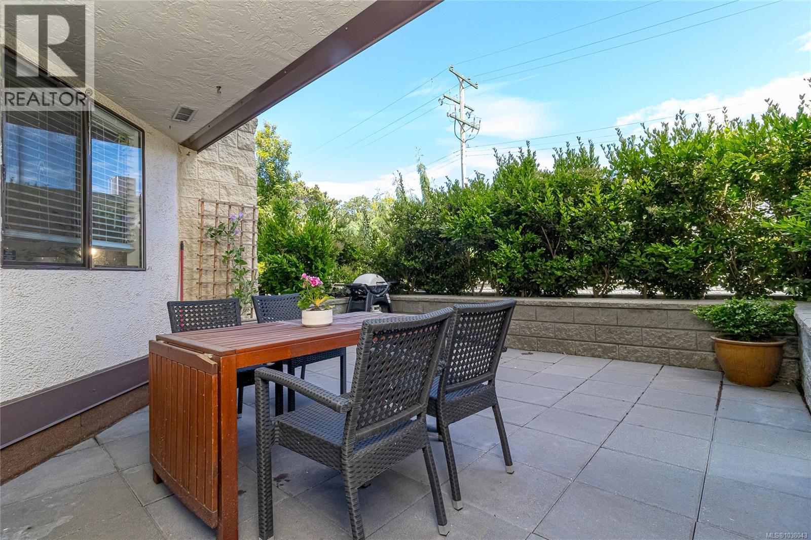 102 1745 Leighton Rd, Victoria, British Columbia