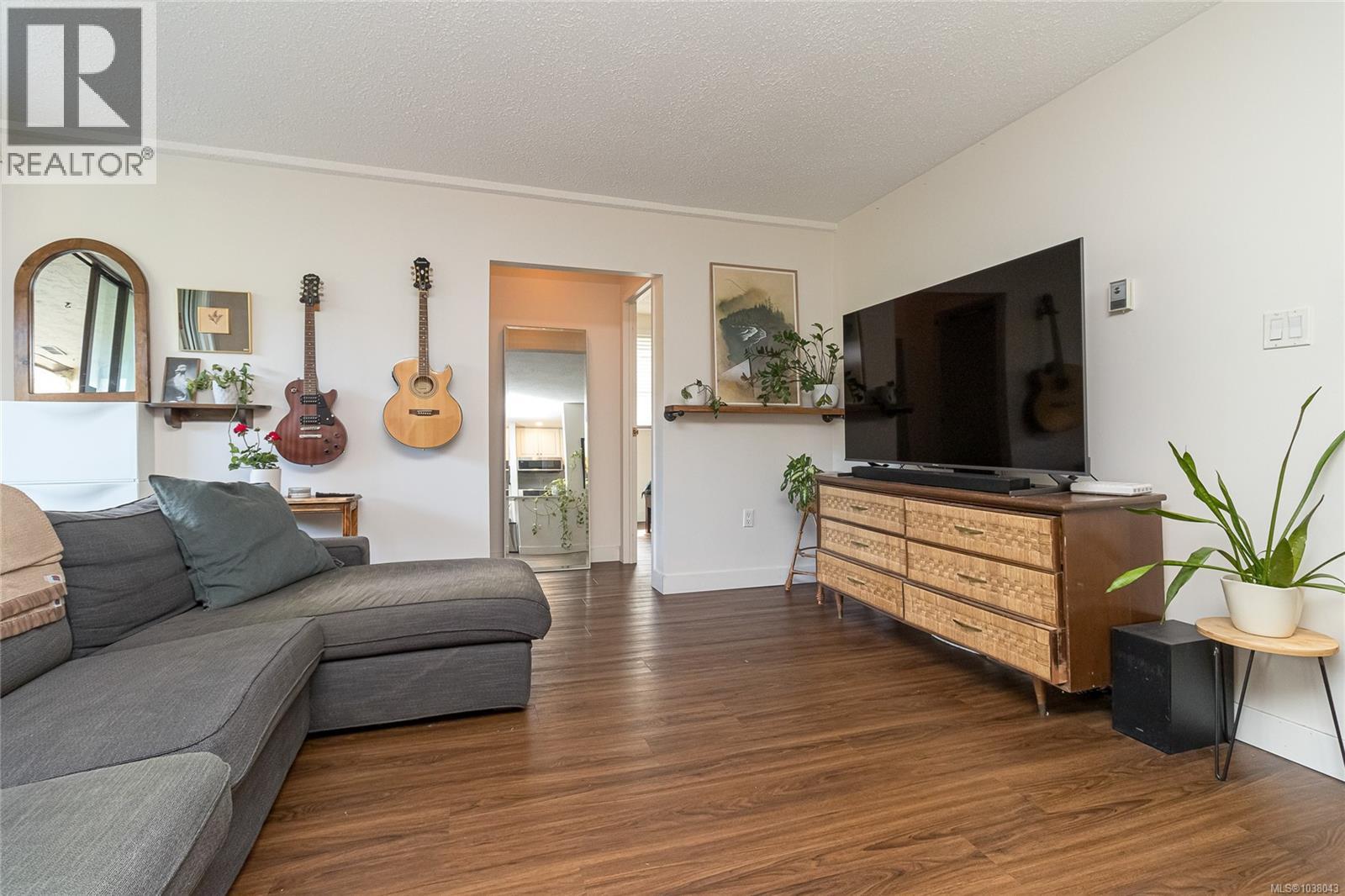 102 1745 Leighton Rd, Victoria, British Columbia  V8R 6R6 - Photo 5 - 1038043