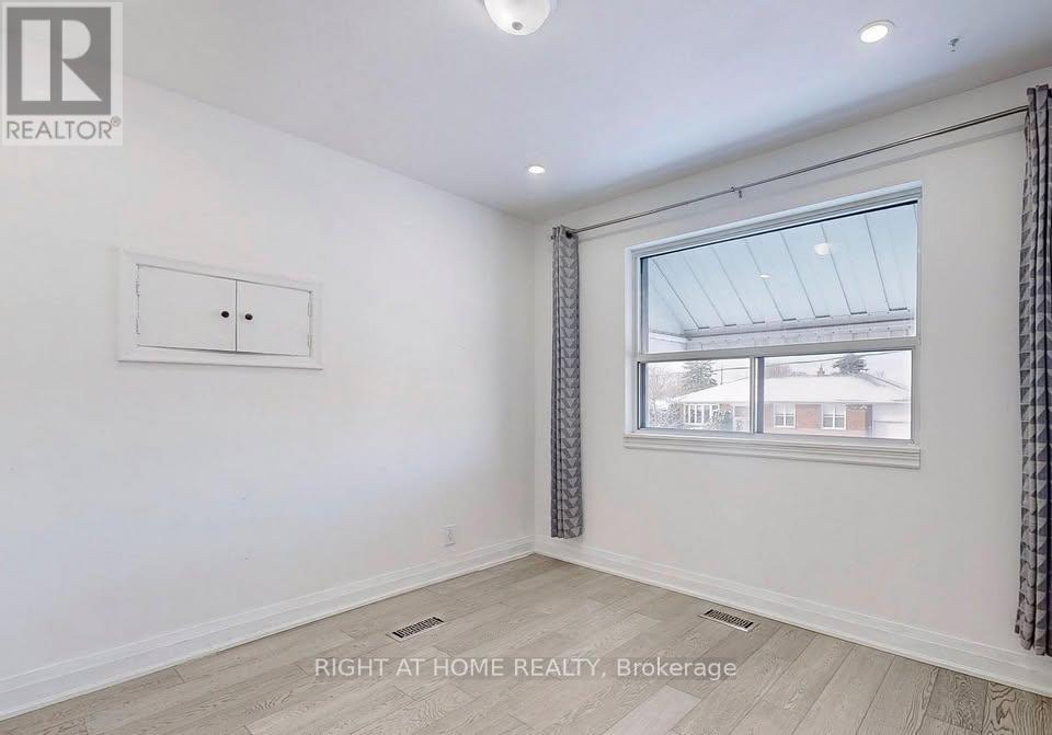 Main - 11 Dalehurst Ave Avenue, Toronto, Ontario  M1G 2X6 - Photo 11 - E13180962