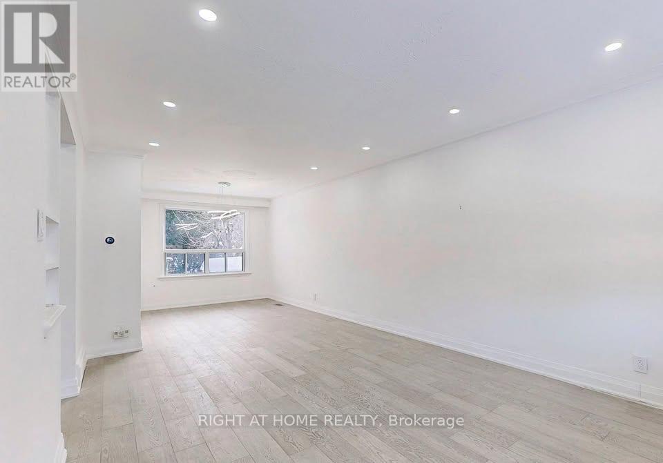 Main - 11 Dalehurst Ave Avenue, Toronto, Ontario  M1G 2X6 - Photo 3 - E13180962