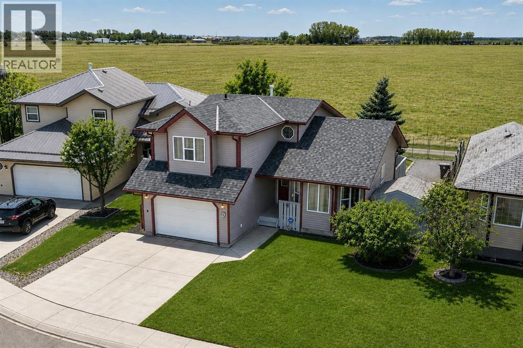 27 Upland Manor, Brooks, Alberta  T1R 1L4 - Photo 2 - A2303467