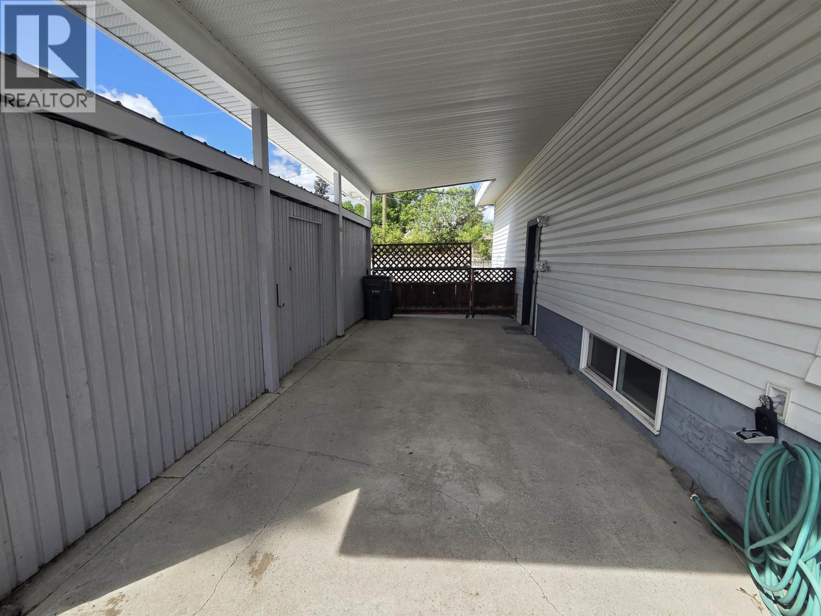 2784 Fairview Crescent, Prince George, British Columbia  V2N 1G8 - Photo 3 - R3128264