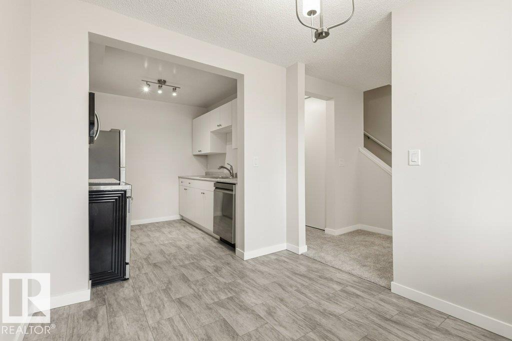 795 Village Dr, Sherwood Park, Alberta  T8A 4H9 - Photo 14 - E4490106