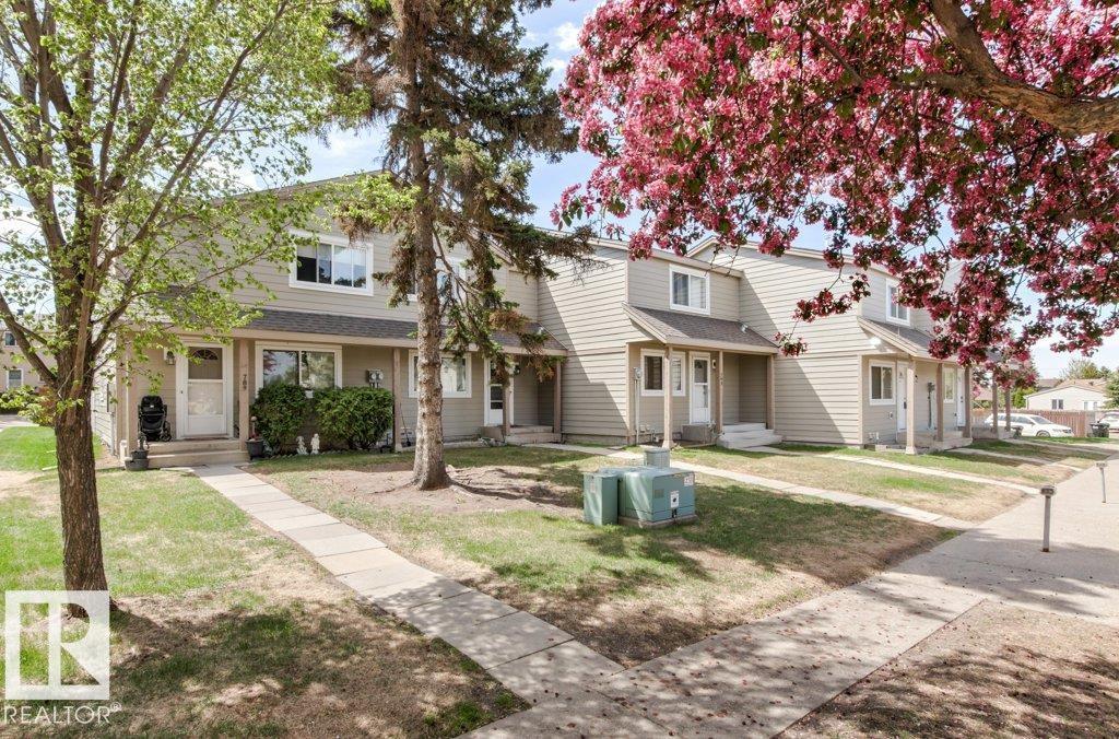 795 Village Dr, Sherwood Park, Alberta  T8A 4H9 - Photo 3 - E4490106